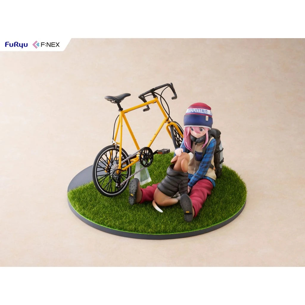 Laid Back Camp F:NEX PVC Statue 1/7 Nadeshiko Kagamihara 13 cm