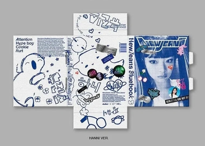 [EAN:8809848757822][IMG:7] NEWJEANS – NEW JEANS | 1 EP | BLUEBOOK Ver. | 2022 CD - Random Ver.