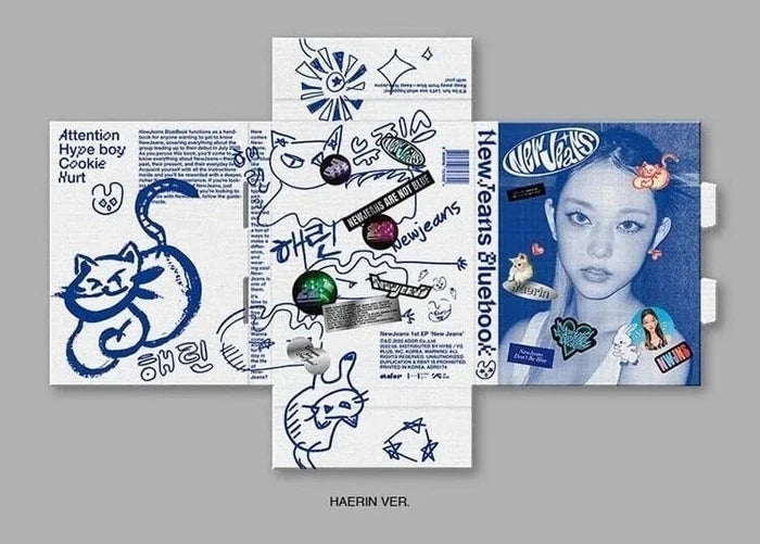 [EAN:8809848757822][IMG:9] NEWJEANS – NEW JEANS | 1 EP | BLUEBOOK Ver. | 2022 CD - Random Ver.