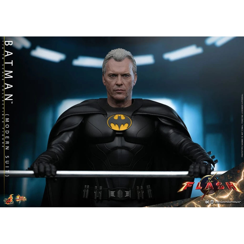 The Flash Movie Masterpiece Action Figure 1/6 Batman (Modern Suit) 30 cm