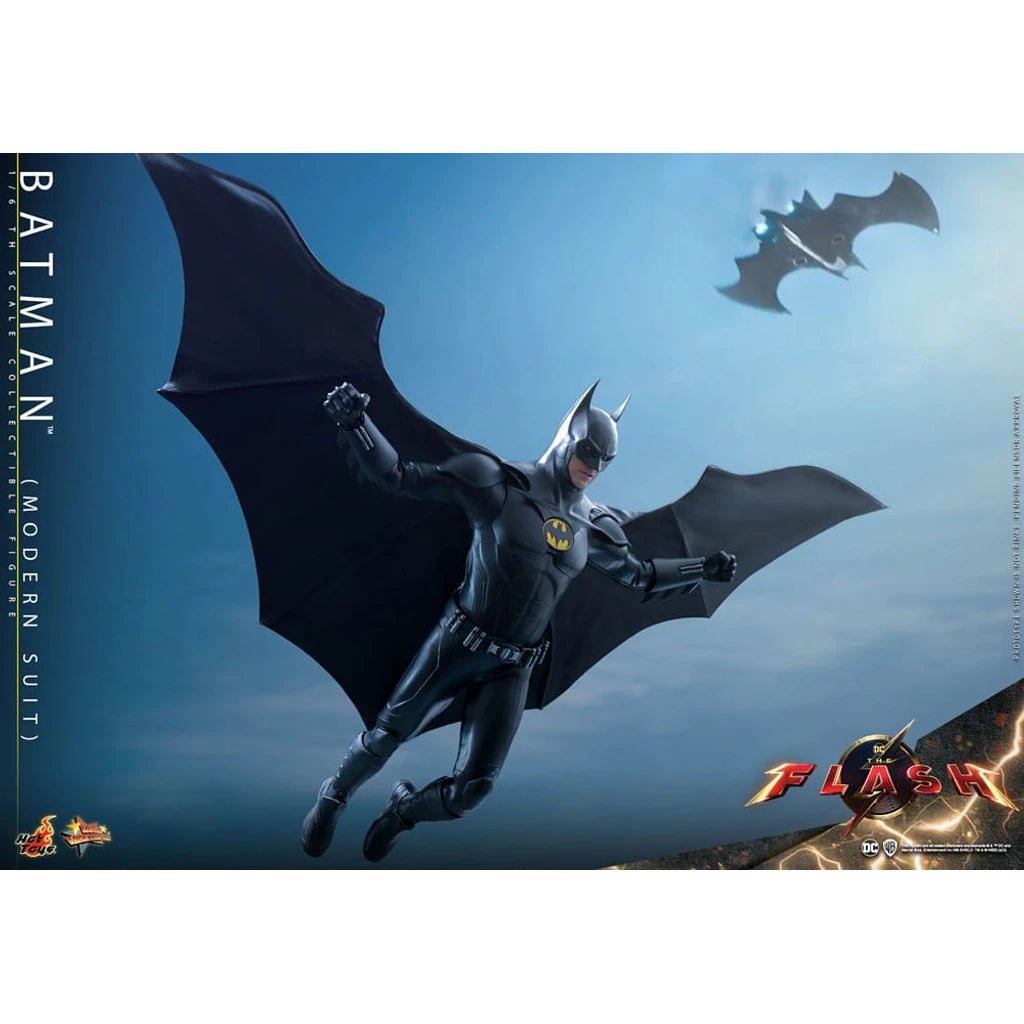 The Flash Movie Masterpiece Action Figure 1/6 Batman (Modern Suit) 30 cm