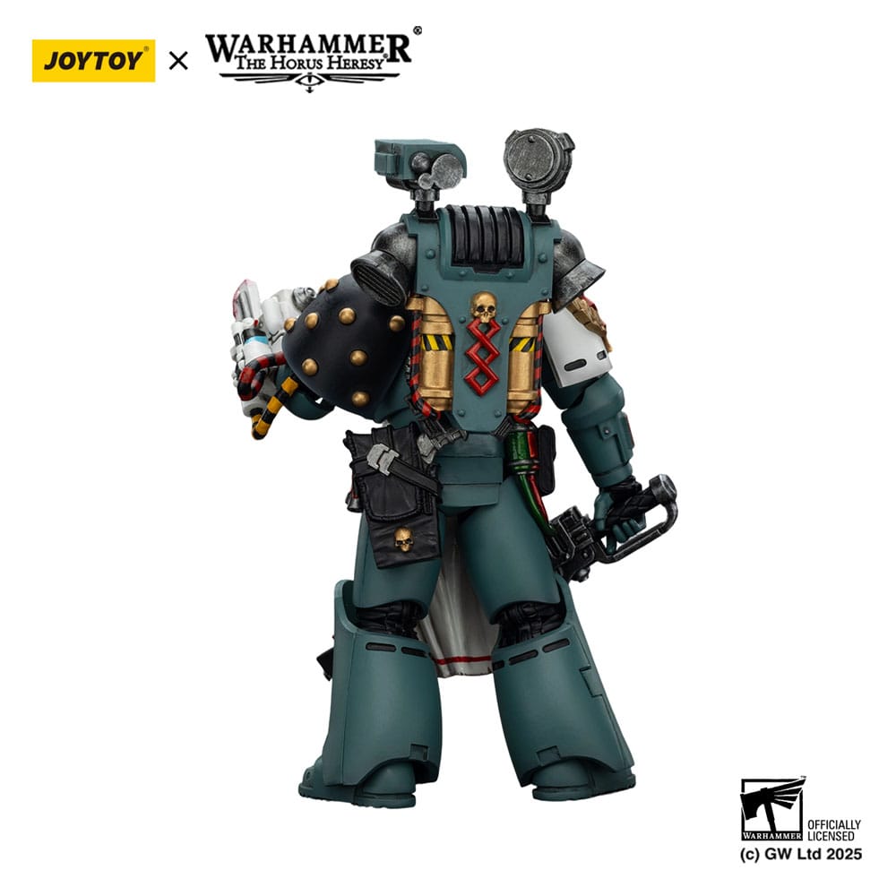 Warhammer 40,000: Sons of Horus Action Figure Legion Apothecary 12 cm