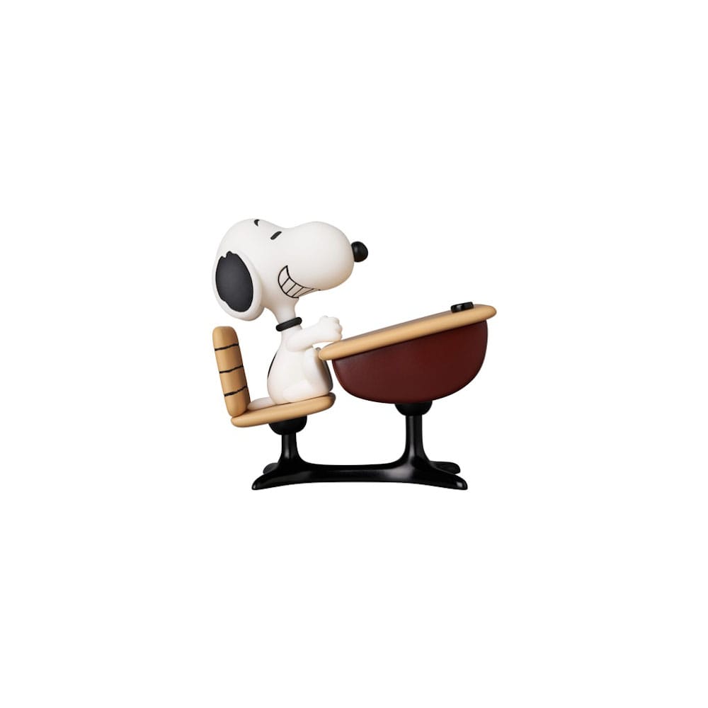Peanuts UDF Series 18 Mini Figure Snoopy with desk 9 cm 